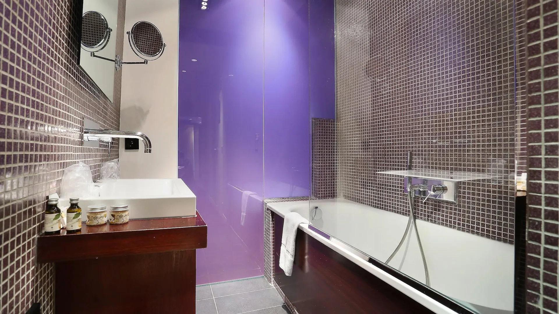 De Notre-dame Hotel 3*