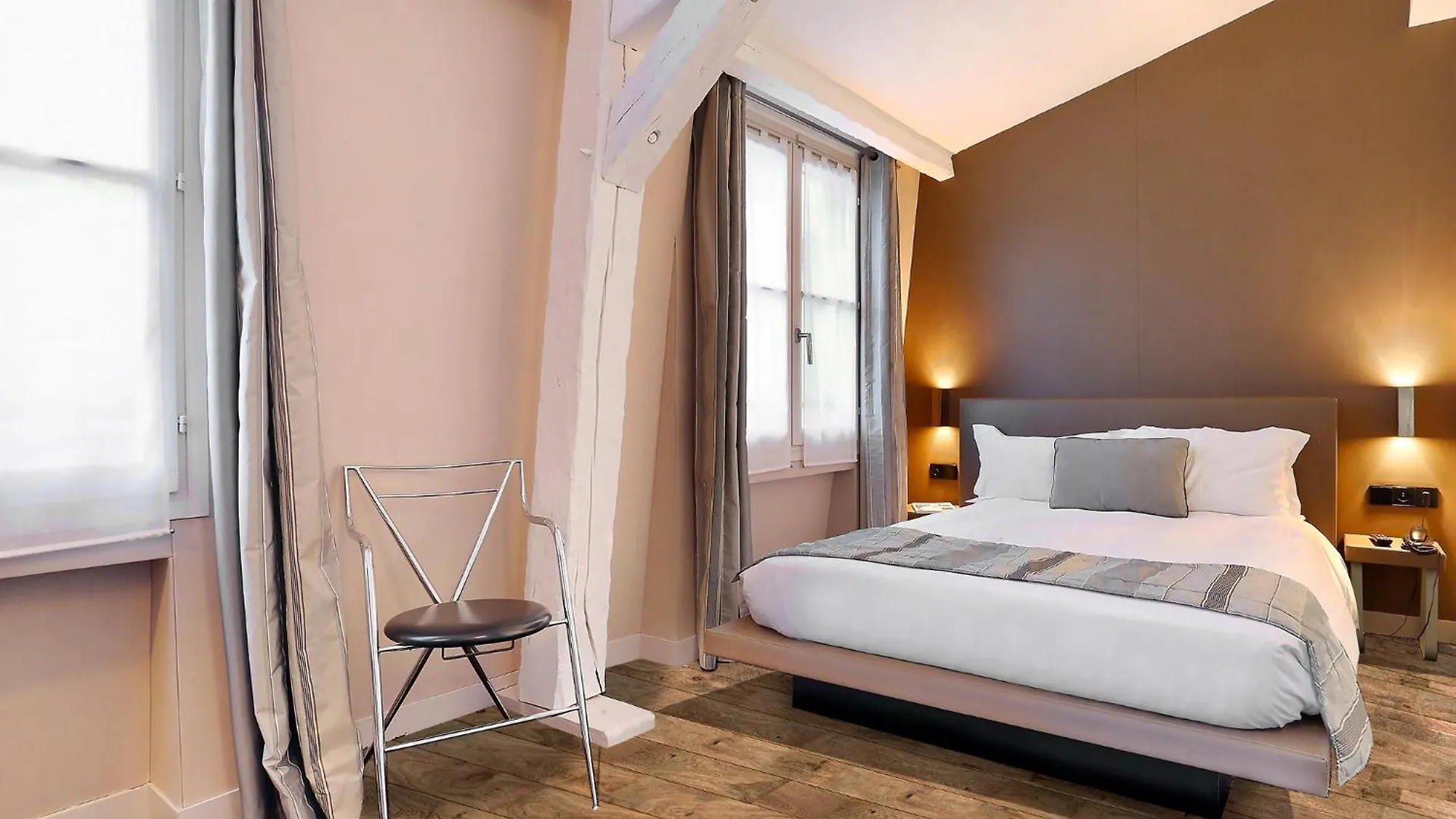 Hotel De Notre-dame 3*